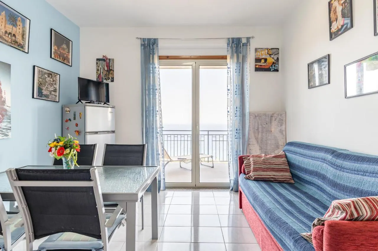 Casa Azzurra - Sea View Apartment Letojanni