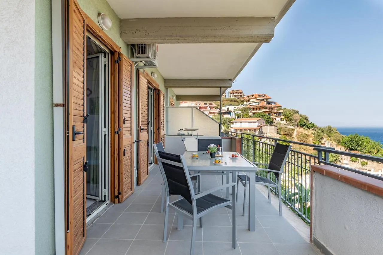 Casa Azzurra - Sea View Apartment Letojanni